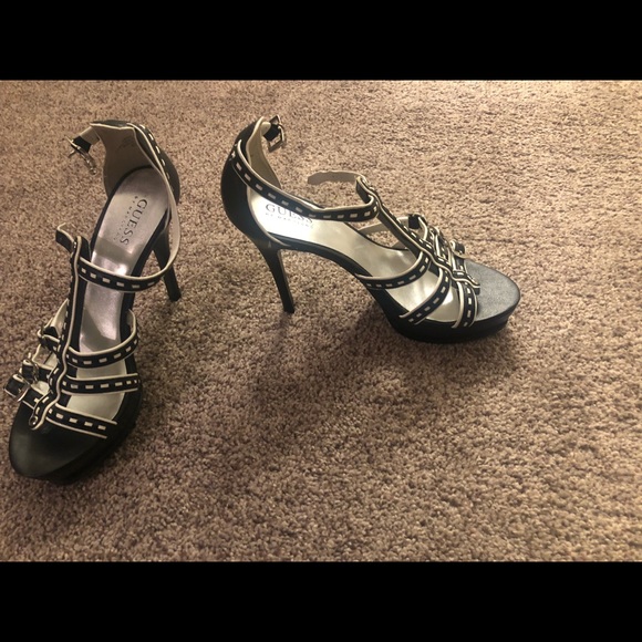 New without box Guess heels - Picture 1 of 5